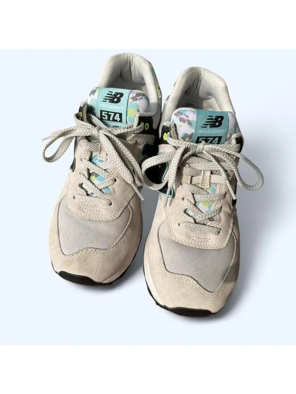 New Balance Women's Grey and Multi Trainer
